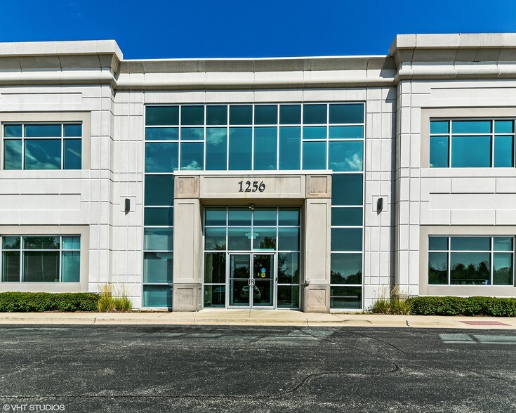 More Photos Of 1256 Waterford Dr, Aurora Medical For Sale