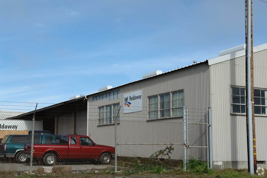 More Photos Of 1100 W Del Norte St, Eureka Truck Terminal For Lease