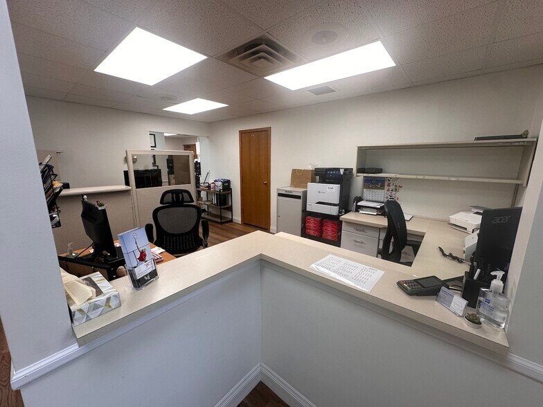 More Photos Of 1621 44th St SW, Grand Rapids Medical For Sale