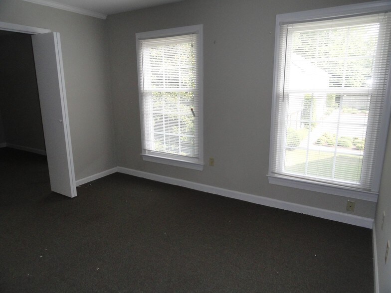 More Photos Of 4102 George Washington Mem Hwy, Yorktown Office For Lease