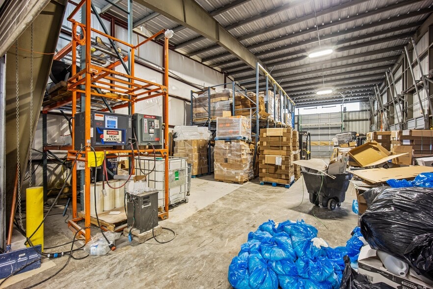 More Photos Of 381 Vineyard Ave, Highland Refrigeration Cold Storage For Sale