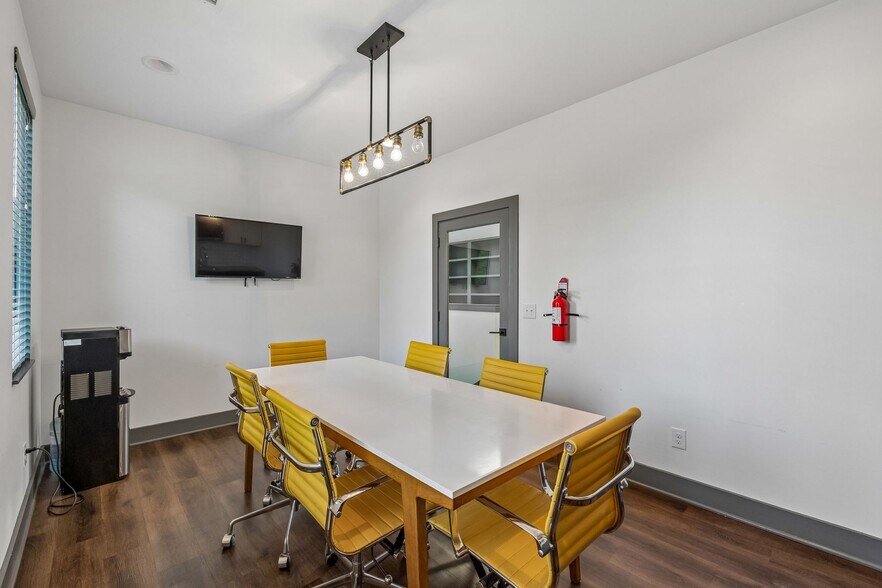 More Photos Of 2831 Azalea Pl, Nashville Office Residential For Lease