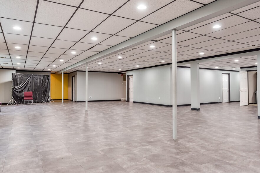 More Photos Of 4312 20th St, Rockford Religious Facility For Sale