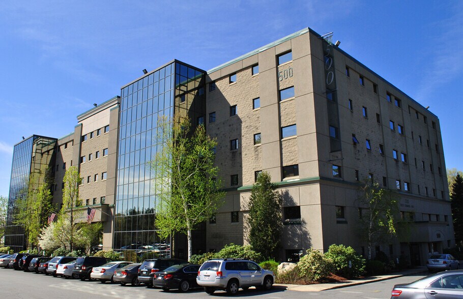 More Photos Of 500 W Cummings Park, Woburn Office For Lease