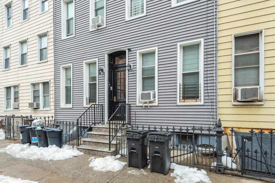 More Photos Of 247 Devoe St, Brooklyn Apartments For Sale