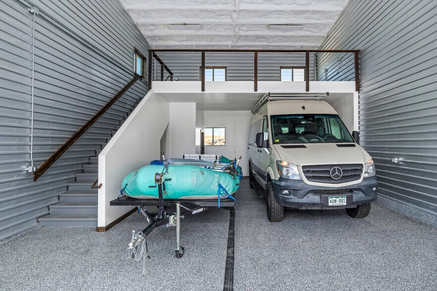 More Photos Of 453 Commerce St, Hayden Industrial For Sale