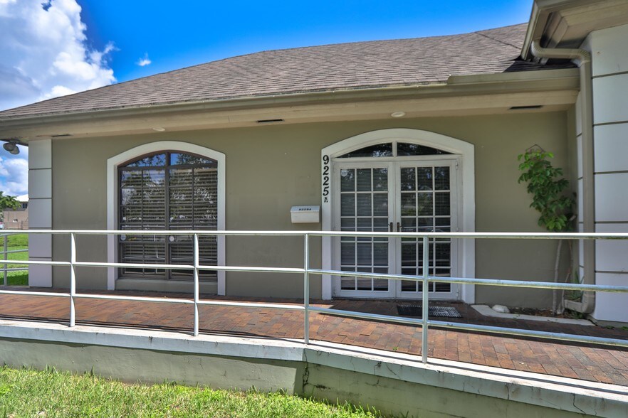 More Photos Of 9245 SW 158th Ln, Miami Office For Lease