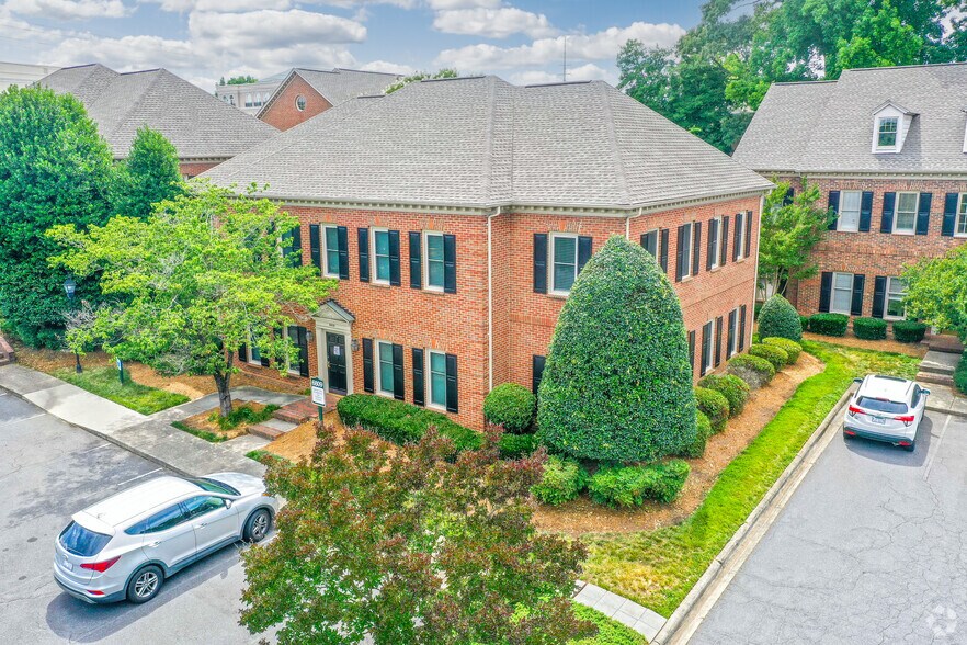 More Photos Of 6809 Fairview Rd, Charlotte Office For Lease