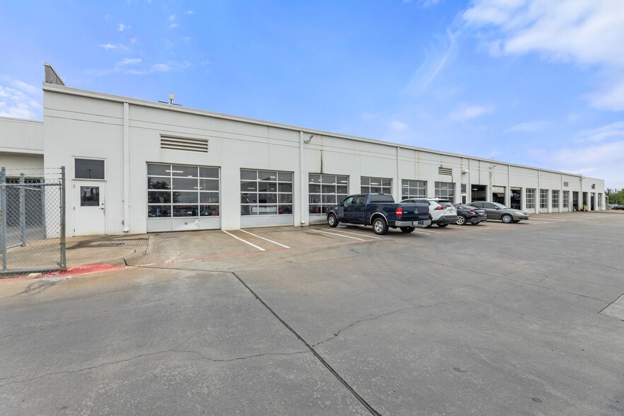 More Photos Of 204 NE Loop 820, Hurst Auto Dealership For Sale