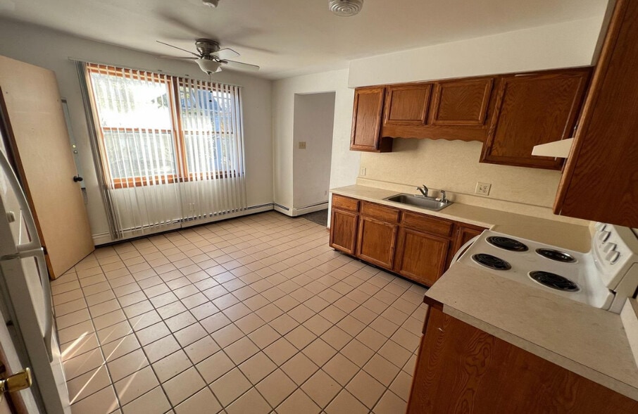 More Photos Of 1760-1762 Main St, Port Norris Storefront Retail Residential For Sale