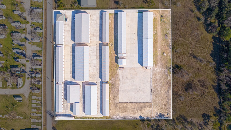 More Photos Of 207 27th St, San Leon Self Storage For Sale