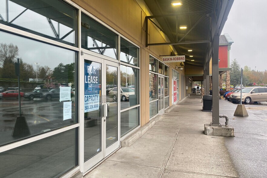More Photos Of 15995-16065 SW Walker Rd, Beaverton General Retail For Lease
