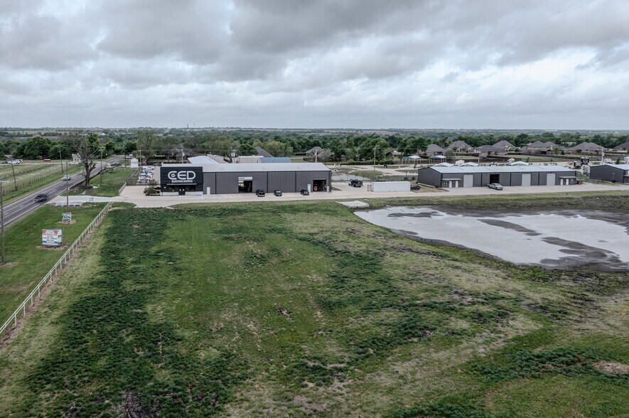 More Photos Of 000 Sales Dr, Waxahachie Warehouse For Lease