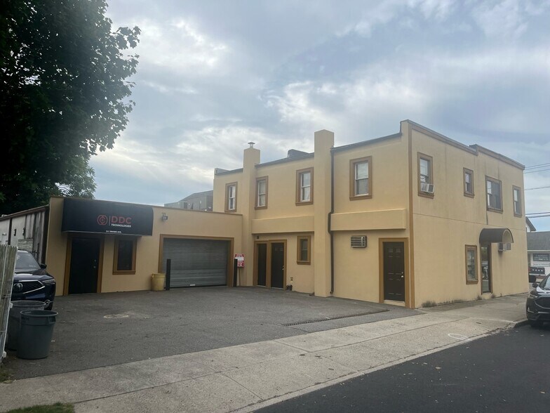 More Photos Of 311 Woods Ave, Oceanside Office Residential For Sale