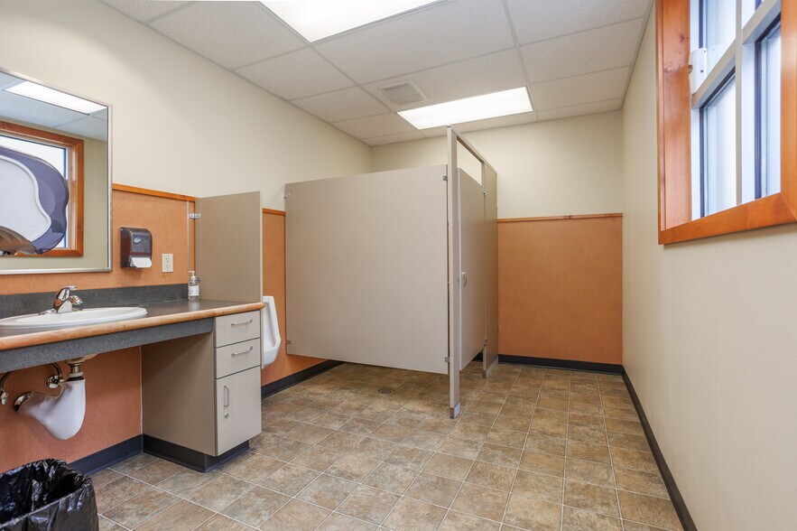 More Photos Of 2121 E Isaacs Ave, Walla Walla Freestanding For Sale