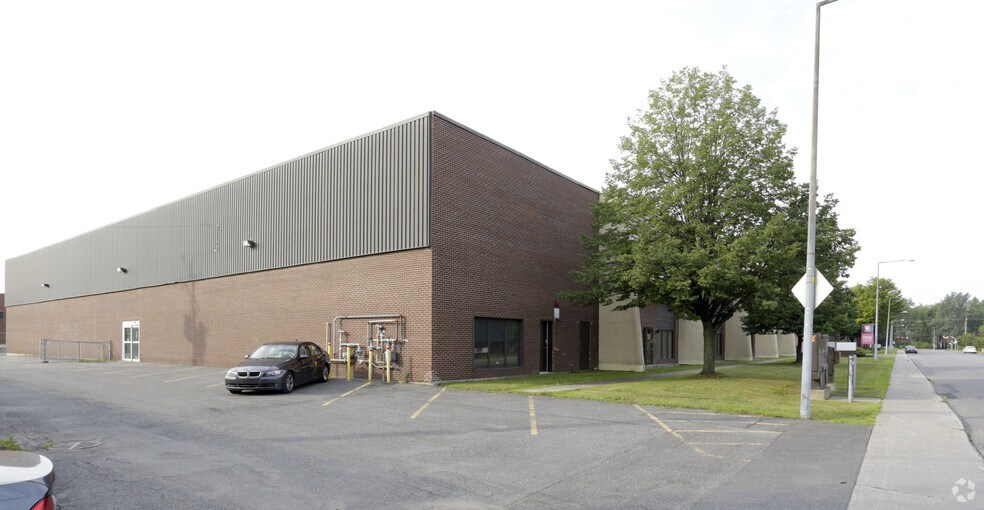More Photos Of 2060-2068 Rue de la Province, Longueuil Light Manufacturing For Lease