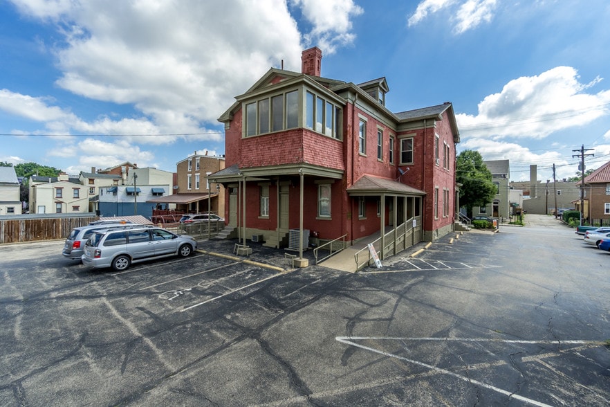 More Photos Of 917 Main St, Covington Funeral Home For Sale