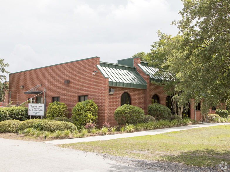 Primary Photo Of 472 Long Point Rd, Mount Pleasant Truck Terminal For Lease