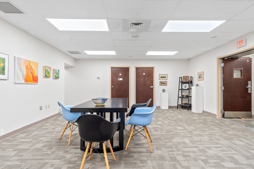 More Photos Of 1 N Market St, Frederick Storefront Retail Office For Lease