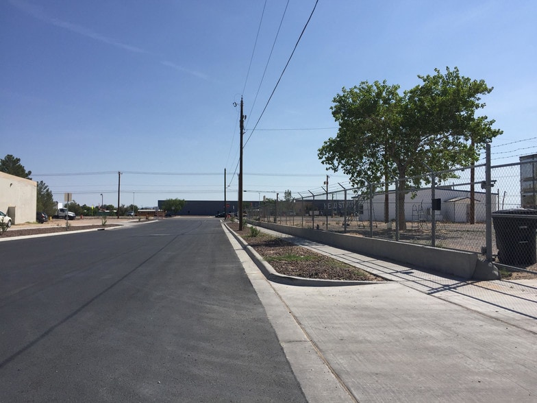 Primary Photo Of 501 S Darrington Rd, Horizon City Freestanding For Sale