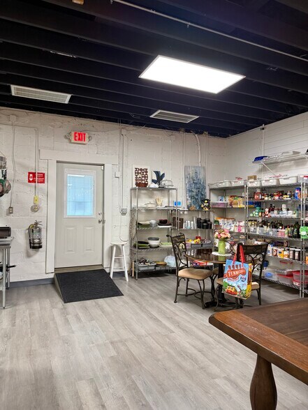 More Photos Of 327 State St E, Murfreesboro Flex For Sale