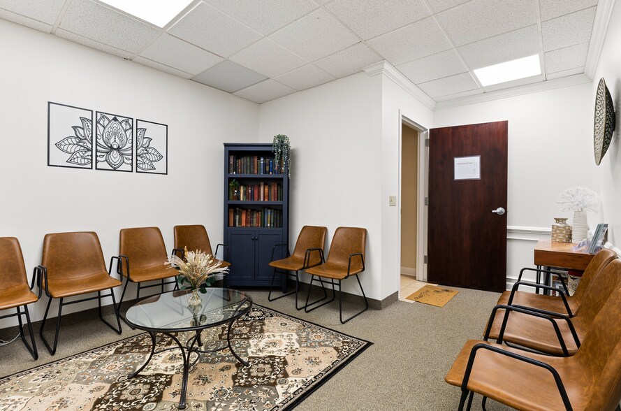 More Photos Of 1173 Pittsford Victor Rd, Pittsford Unknown For Lease