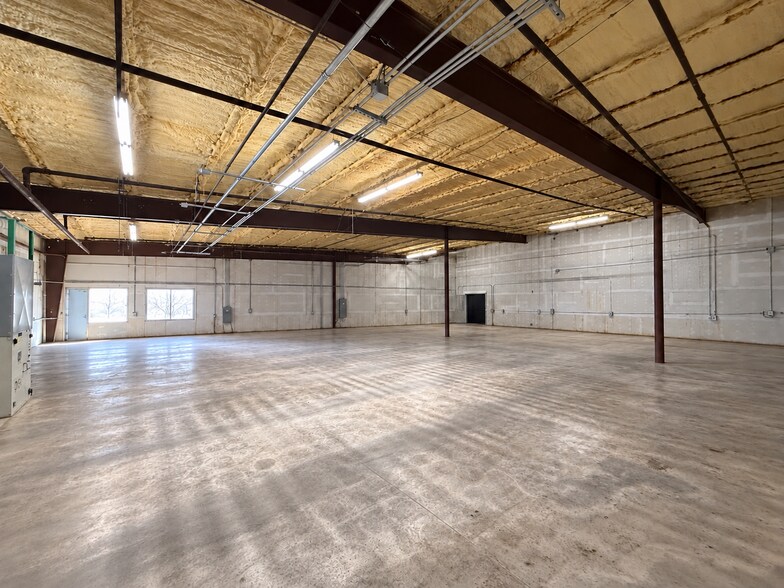 More Photos Of 1000 Warmack, Warner Warehouse For Sale