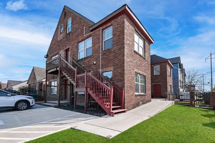 More Photos Of 2602 Isabella St, Houston Apartments For Sale
