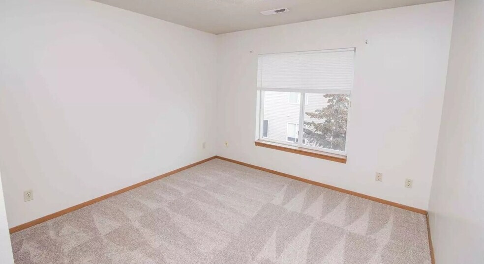 More Photos Of 4609 E 26th St, Sioux Falls Apartments For Sale