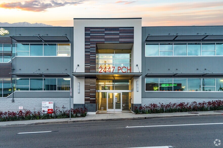 More Photos Of 2447 Pacific Coast Hwy, Hermosa Beach Office For Lease