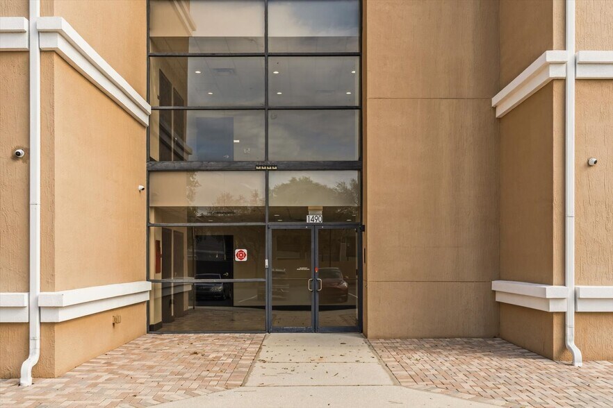 More Photos Of 1490 Sunshadow Dr, Casselberry Loft Creative Space For Lease