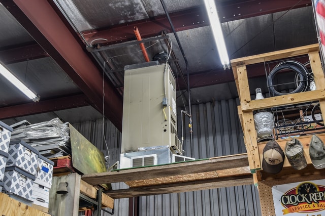 More Photos Of 1304 N Division St, Pontiac Flex For Sale