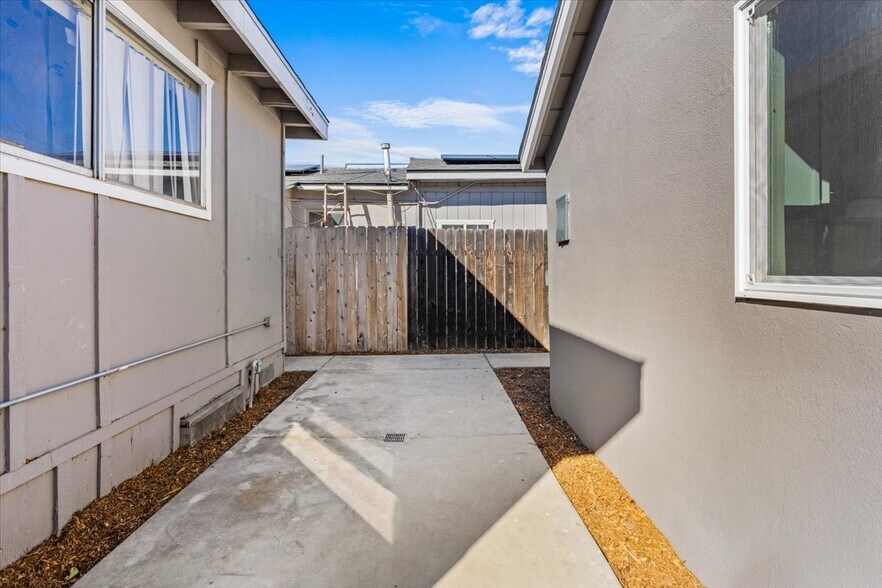 More Photos Of 1425 Coolidge Ave, National City Apartments For Sale