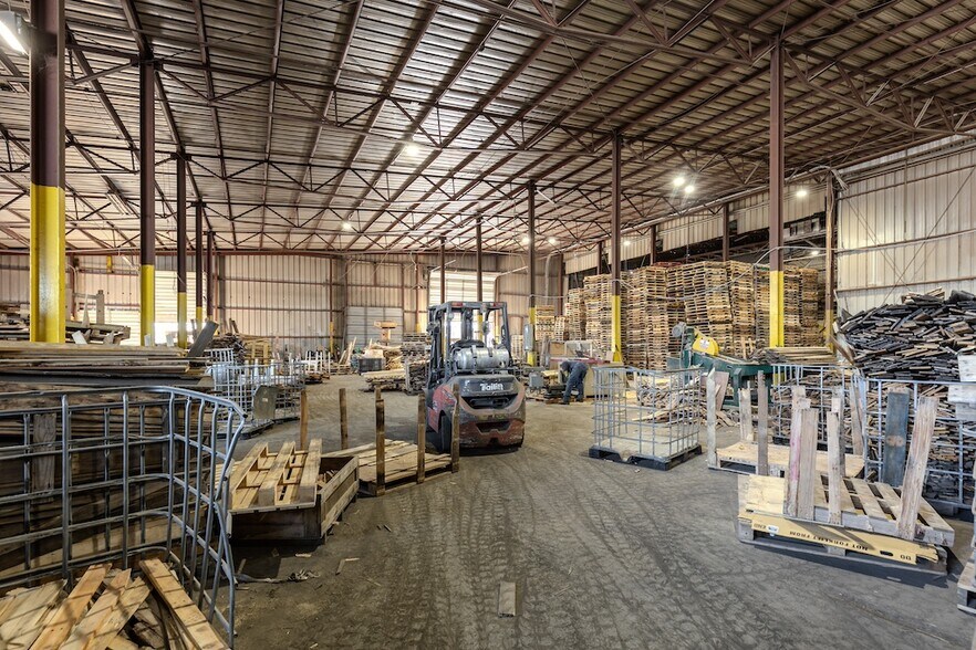 More Photos Of 1200 Bissell St, Venice Warehouse For Sale