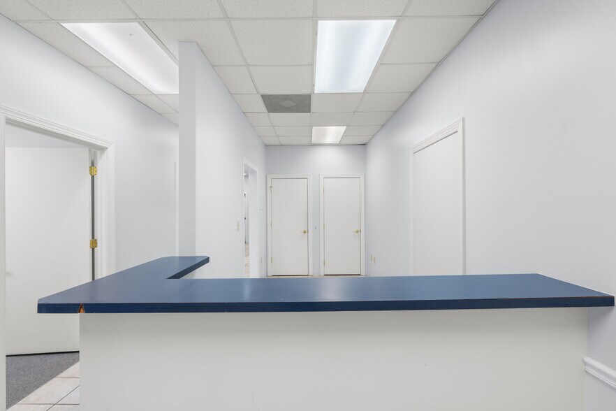 More Photos Of 1481 Dean Forest Rd, Savannah Office For Lease