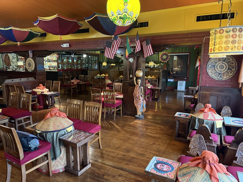 More Photos Of 545 W 9 Mile Rd, Ferndale Restaurant For Sale