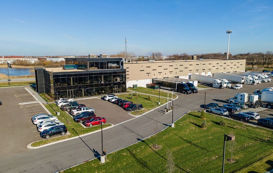 More Photos Of 1425 Madeline Ln, Elgin Warehouse For Lease
