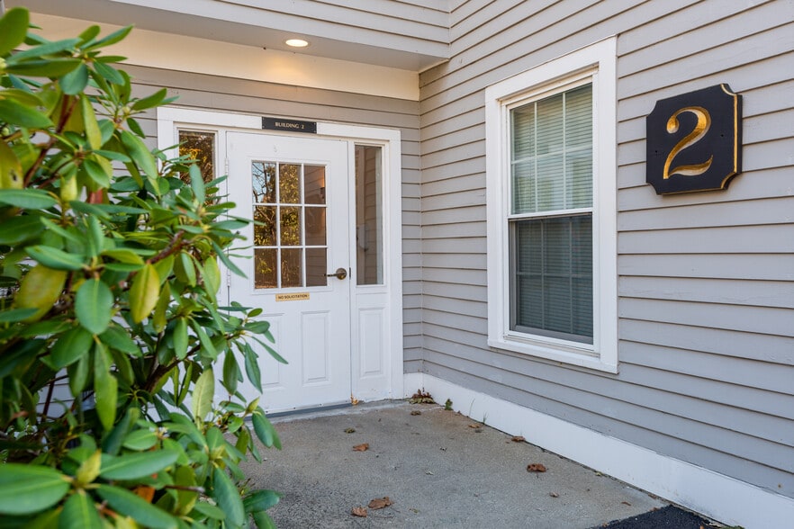 More Photos Of 40 Salem St, Lynnfield Office For Lease