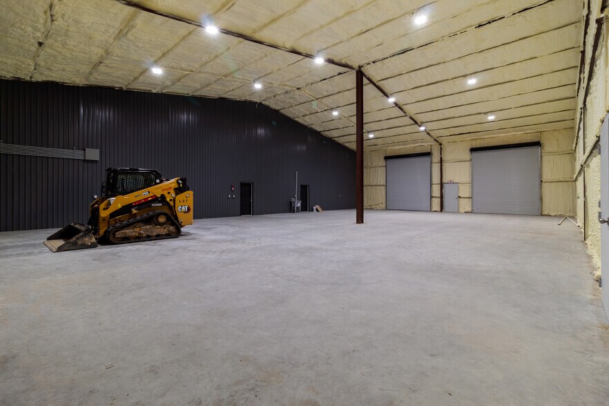 More Photos Of 4084 Gulfstream Dr, Bryan Warehouse For Sale