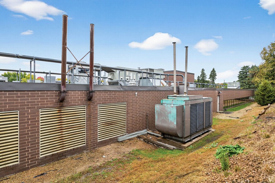 More Photos Of 601 2nd Ave S, Hopkins Office For Lease