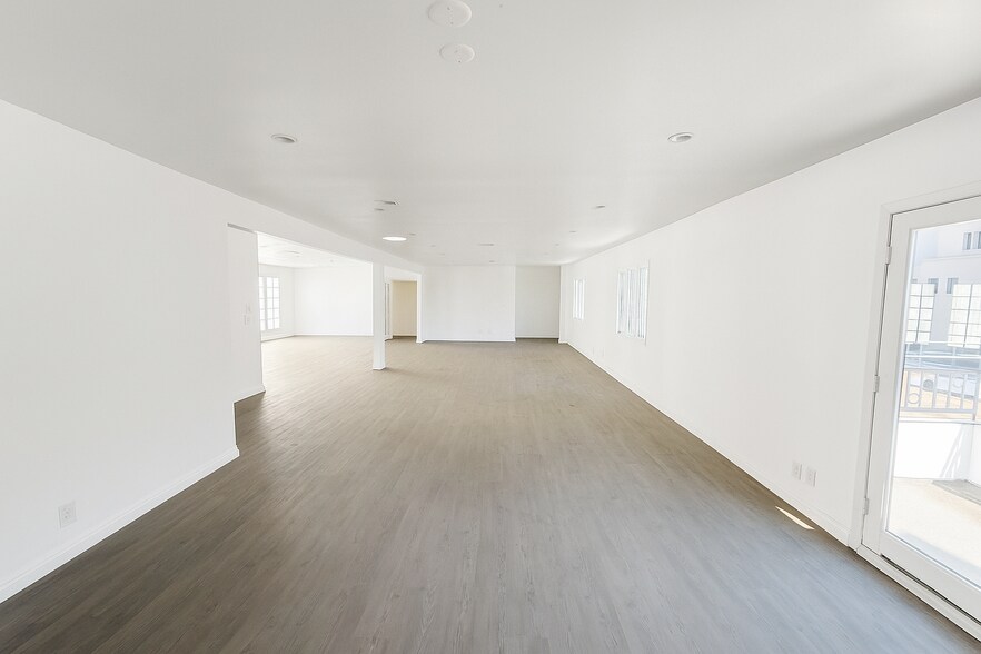 More Photos Of 11829 Wilshire Blvd, Los Angeles Storefront For Sale