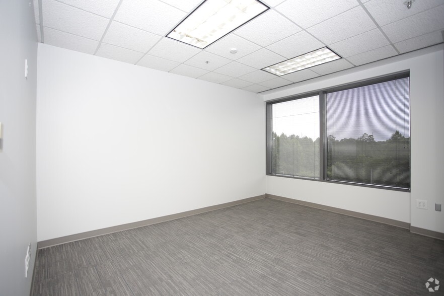 More Photos Of 3200 Windy Hill Rd SE, Atlanta Office For Lease