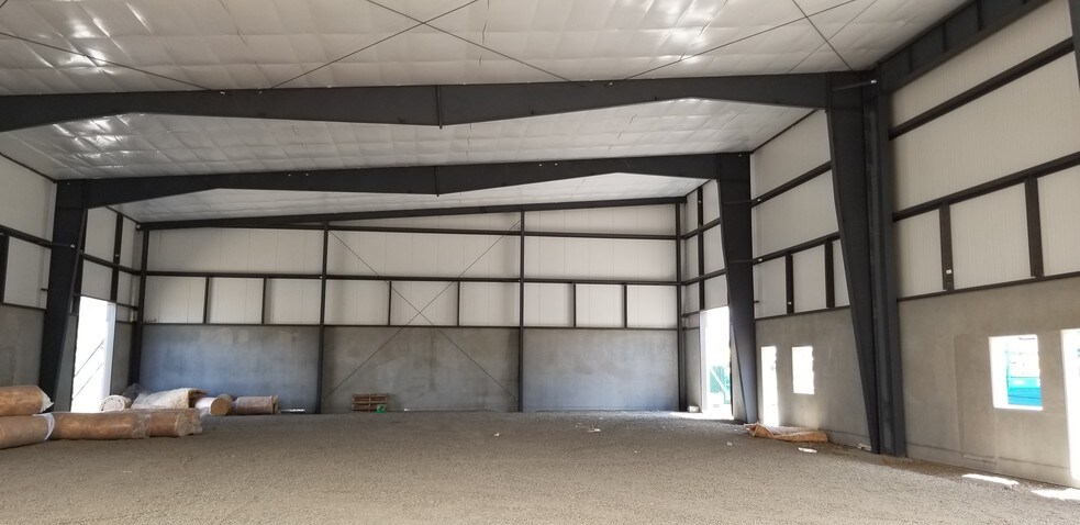 More Photos Of 101 Butterfield Rd, Yakima Warehouse For Lease