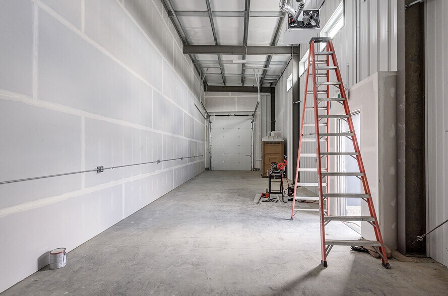 More Photos Of 240 Larkspur St, Kamloops Industrial For Sale