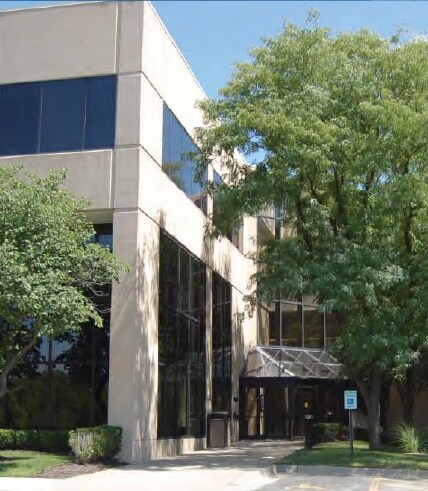 More Photos Of 8700 State Line Rd, Leawood Office For Lease