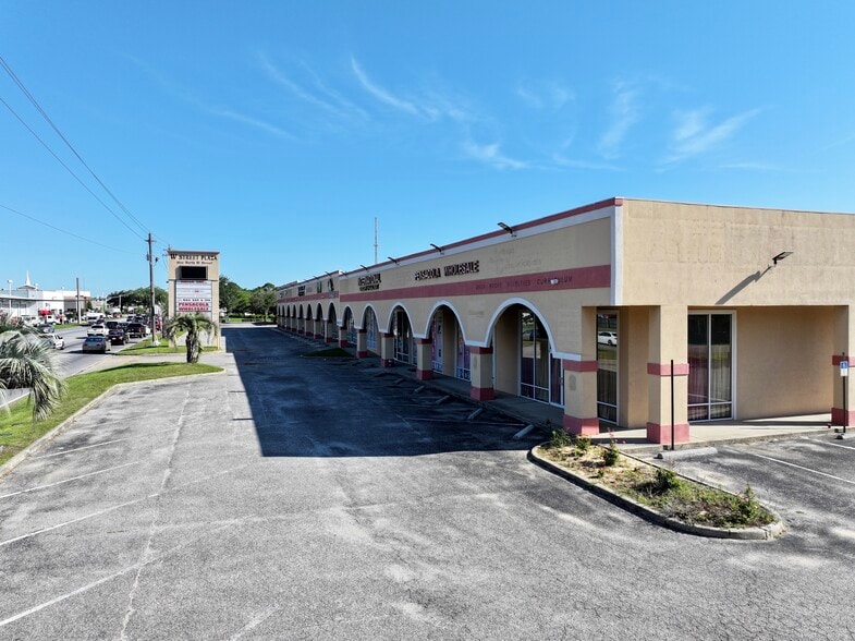 More Photos Of 5800 N W St, Pensacola Unknown For Lease