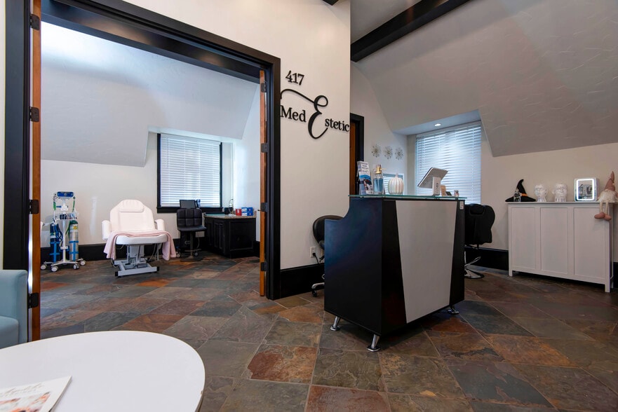 More Photos Of 1531 E Bradford Pky, Springfield Medical For Lease