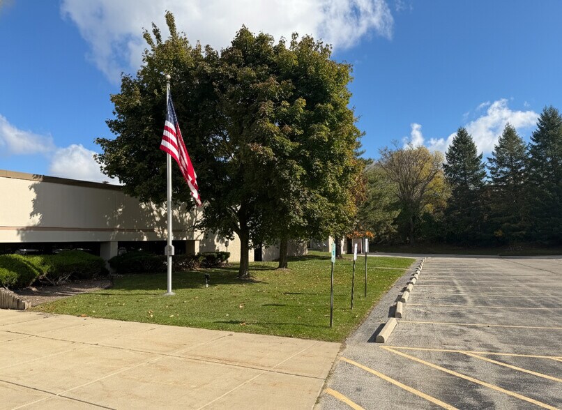 Primary Photo Of W238N1700 Rockwood Dr, Waukesha Light Distribution For Lease