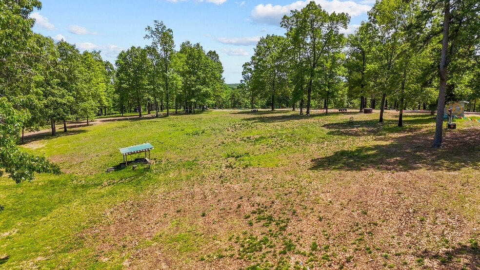More Photos Of 10 Mint Ridge Rd, Eureka Springs Trailer Camper Park For Sale