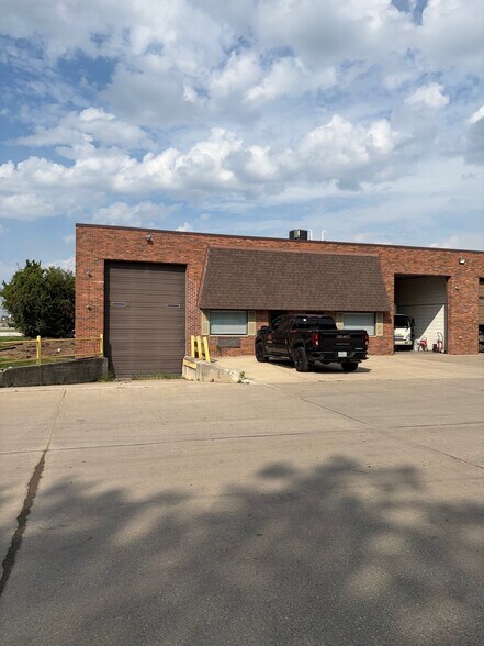 More Photos Of 165 Industry Ave, Frankfort Warehouse For Lease